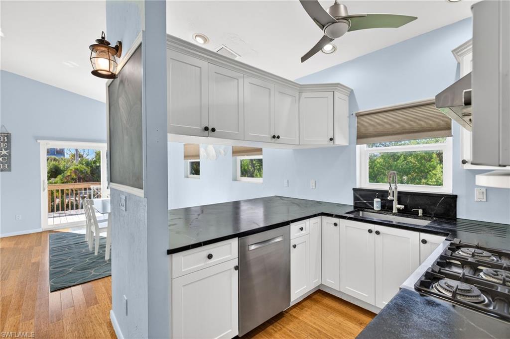 SANIBEL HIGHLANDS - Residential