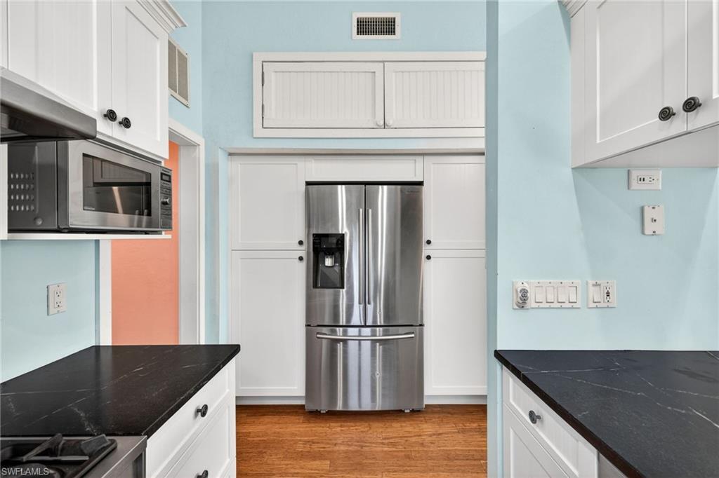 SANIBEL HIGHLANDS - Residential