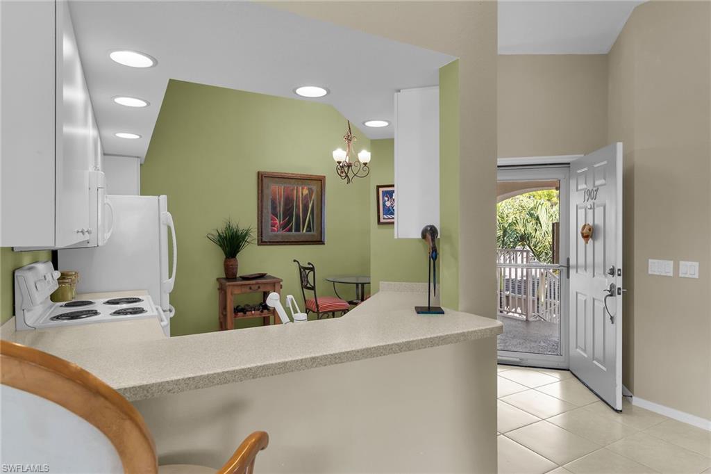 SUNSET CAY LAKES - Residential