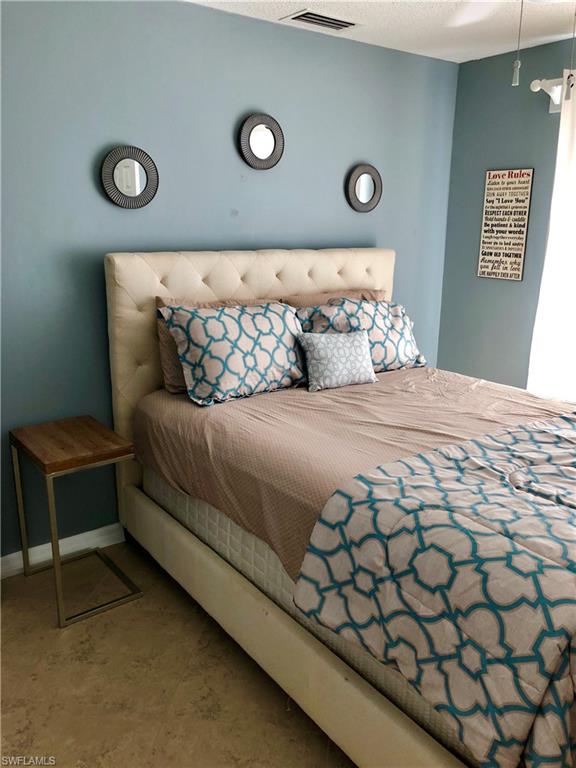 NAPLES PARK - Residential