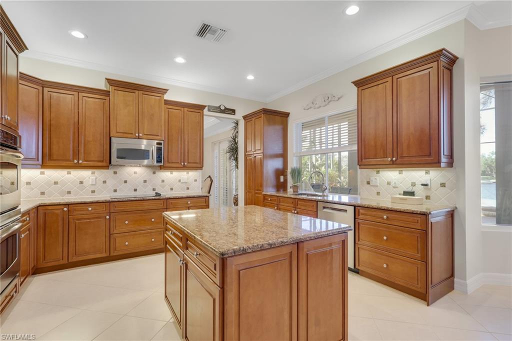 SATURNIA LAKES - Residential