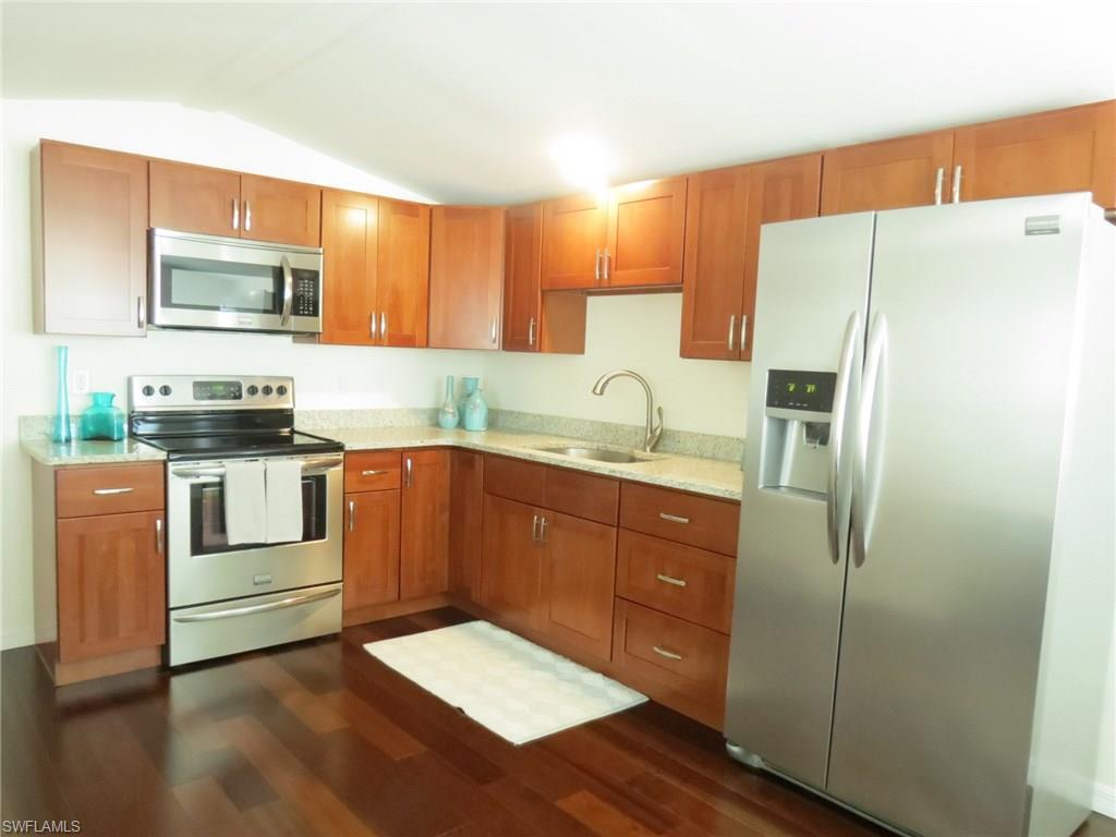 GRANADA LAKES ADULT  RV RESORT - Residential