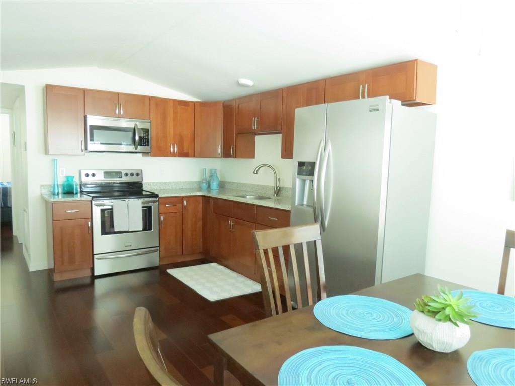 GRANADA LAKES ADULT  RV RESORT - Residential