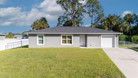 Photo of 8073 Sherwood CIR, LABELLE, FL 33935 (MLS # 2025018467)