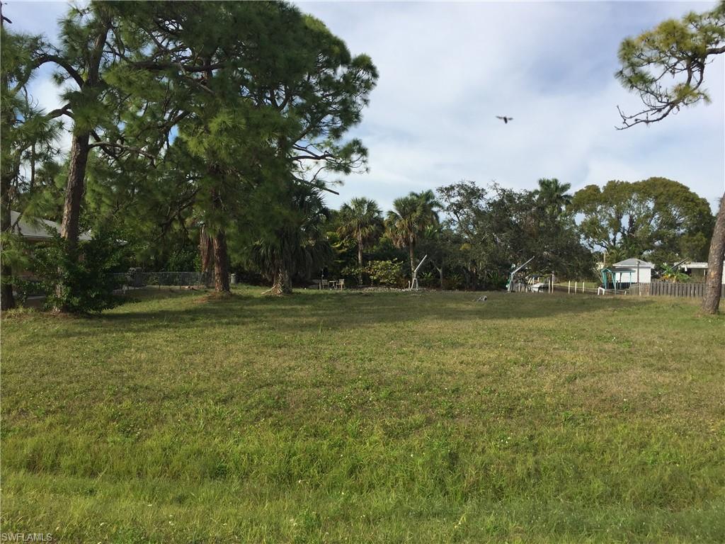 IMPERIAL SHORES - Land