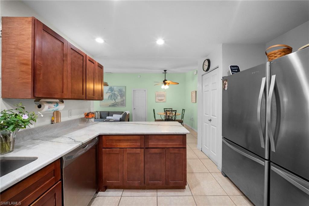 SAN CARLOS PARK - Residential