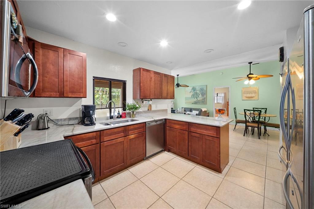 SAN CARLOS PARK - Residential