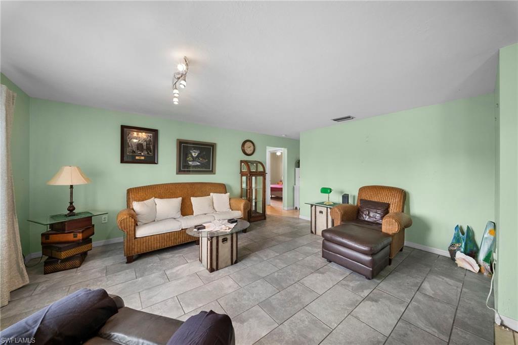 SAN CARLOS PARK - Residential