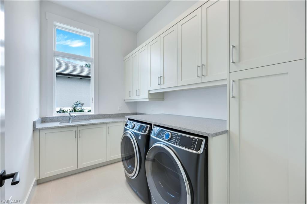 THE ENCLAVE OF DISTINCTION - Residential