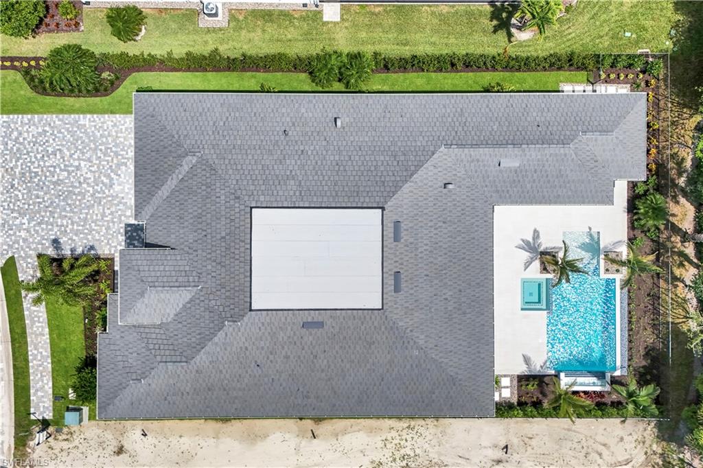 THE ENCLAVE OF DISTINCTION - Residential