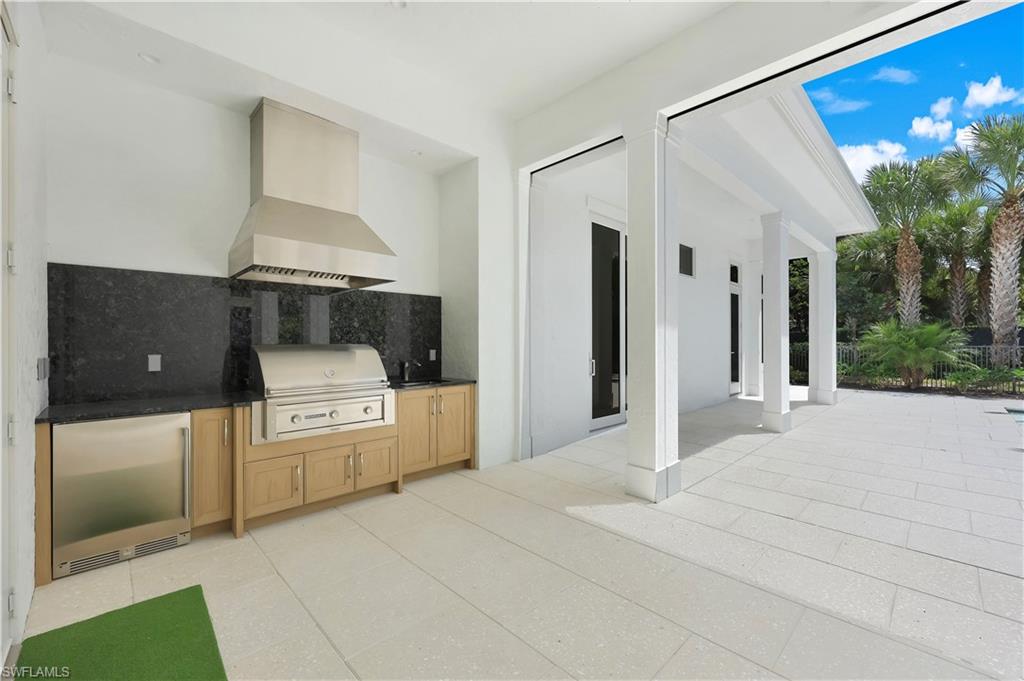 THE ENCLAVE OF DISTINCTION - Residential