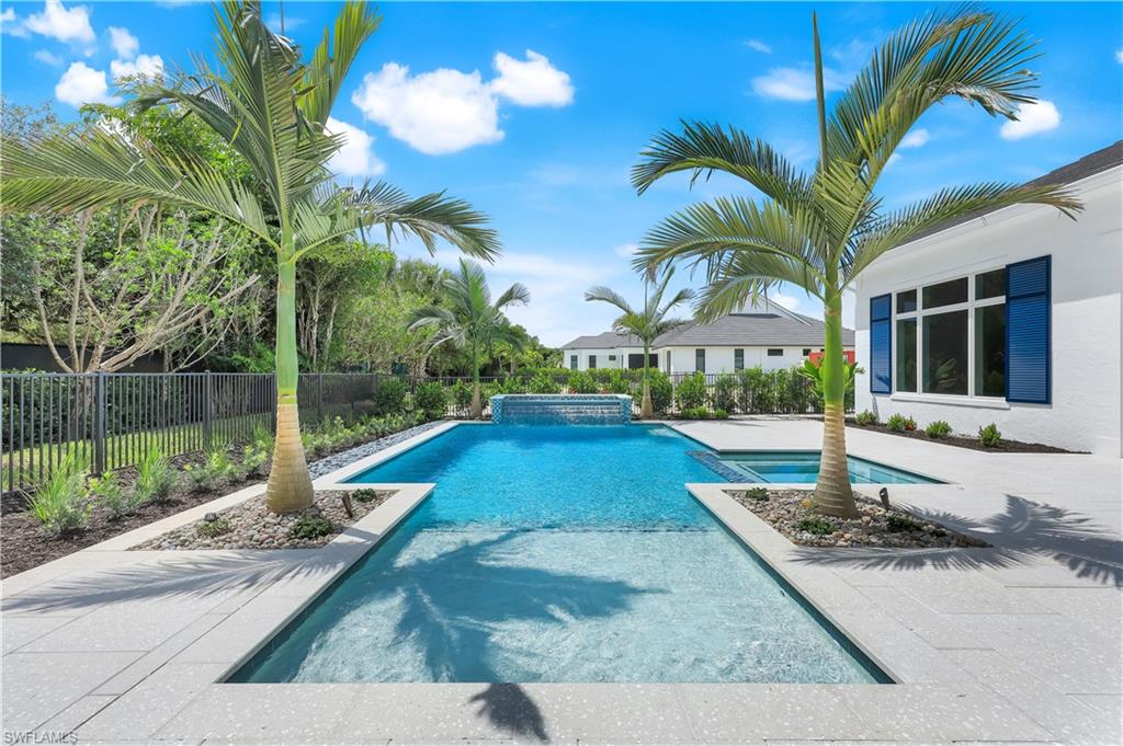 THE ENCLAVE OF DISTINCTION - Residential