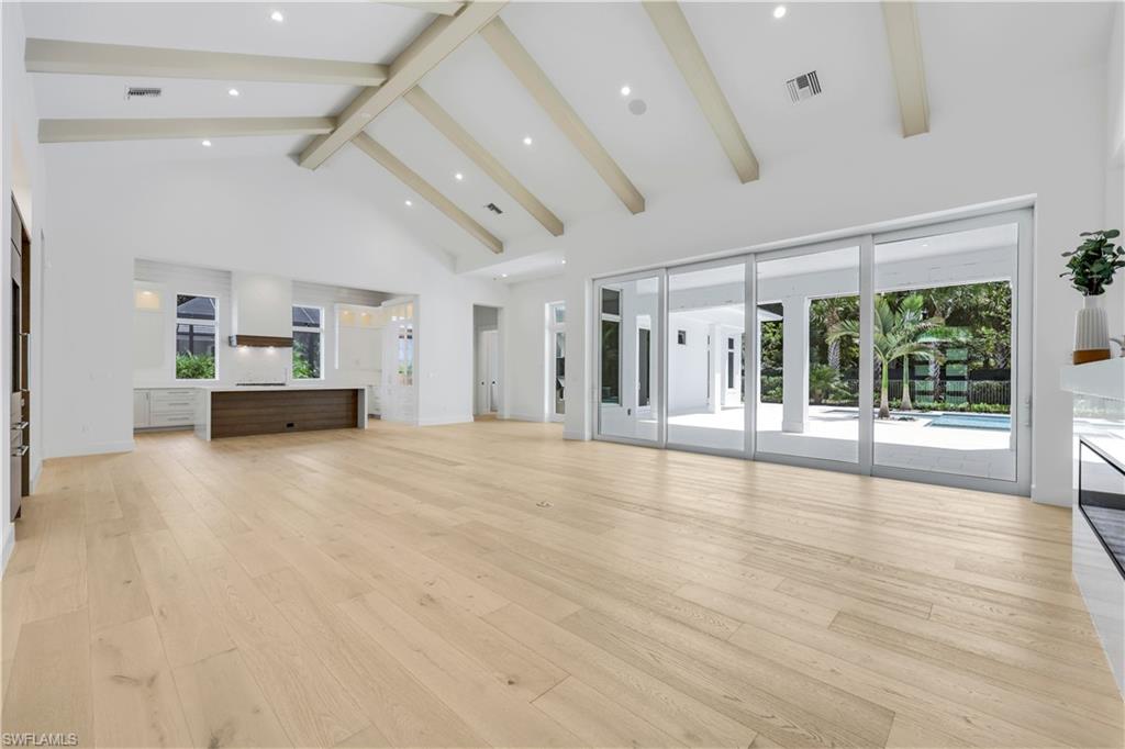 THE ENCLAVE OF DISTINCTION - Residential