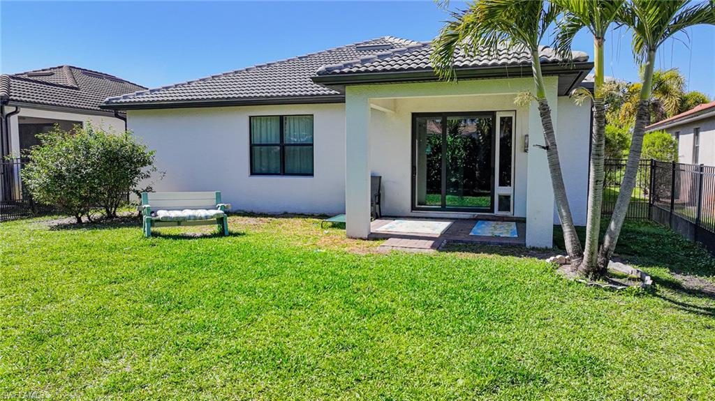 HAMPTON LAKES - Residential