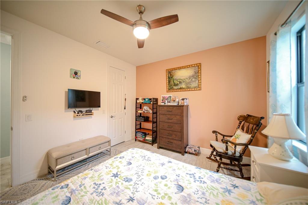 HAMPTON LAKES - Residential