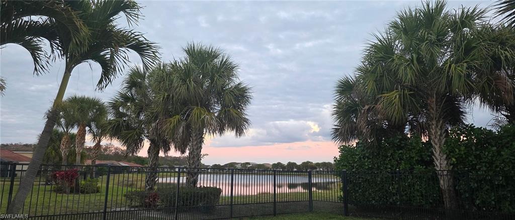 HAMPTON LAKES - Residential