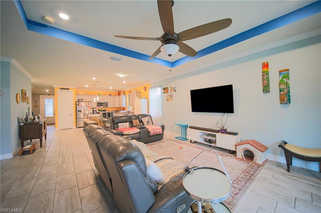 HAMPTON LAKES - Residential