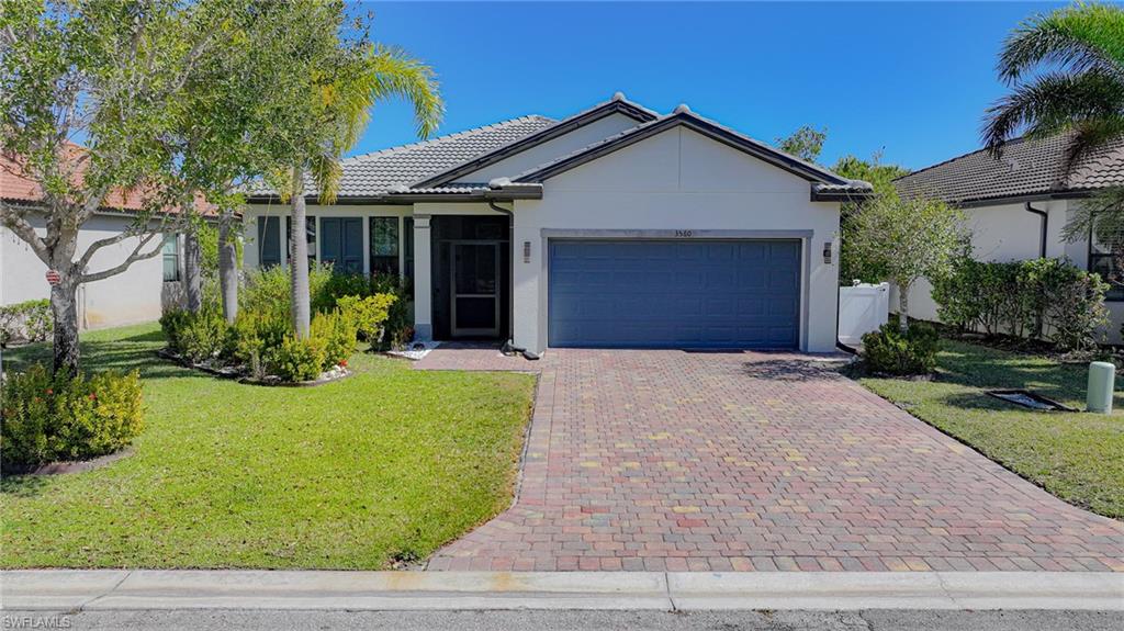 HAMPTON LAKES - Residential