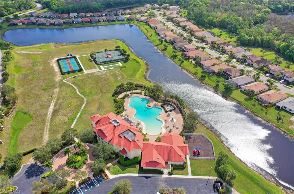 HAMPTON LAKES - Residential