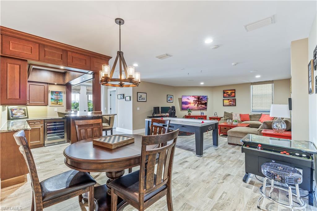 JONATHAN HARBOUR - Residential