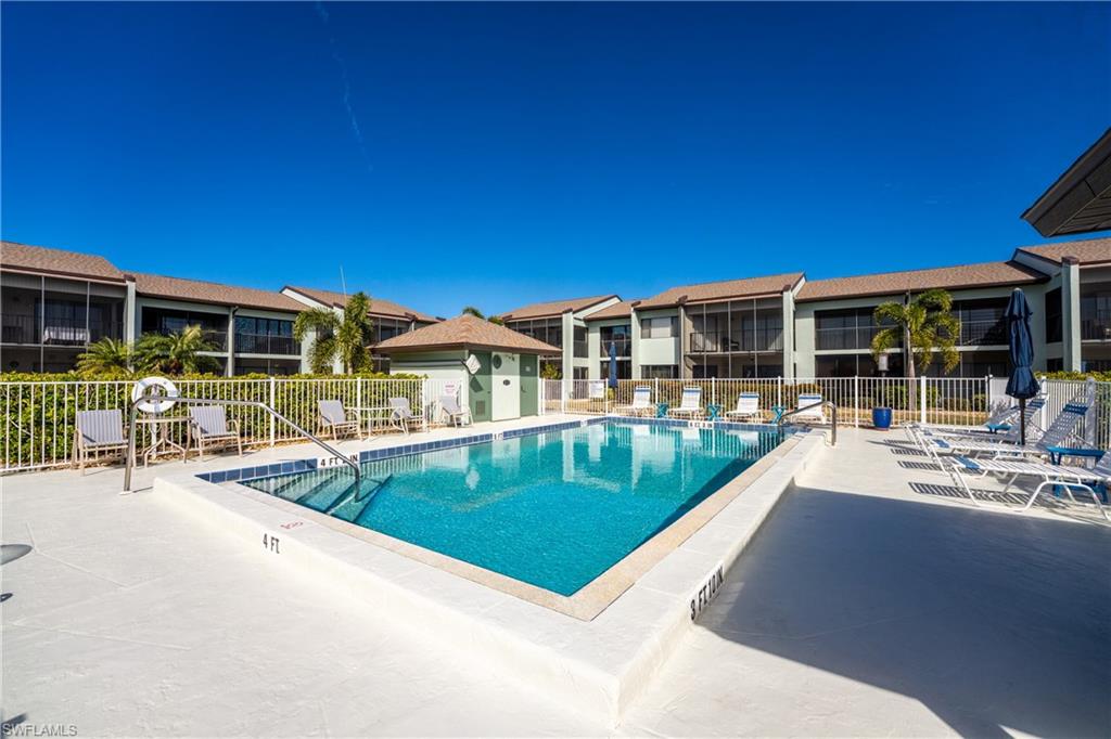 CAPSTAN CLUB CONDO - Residential