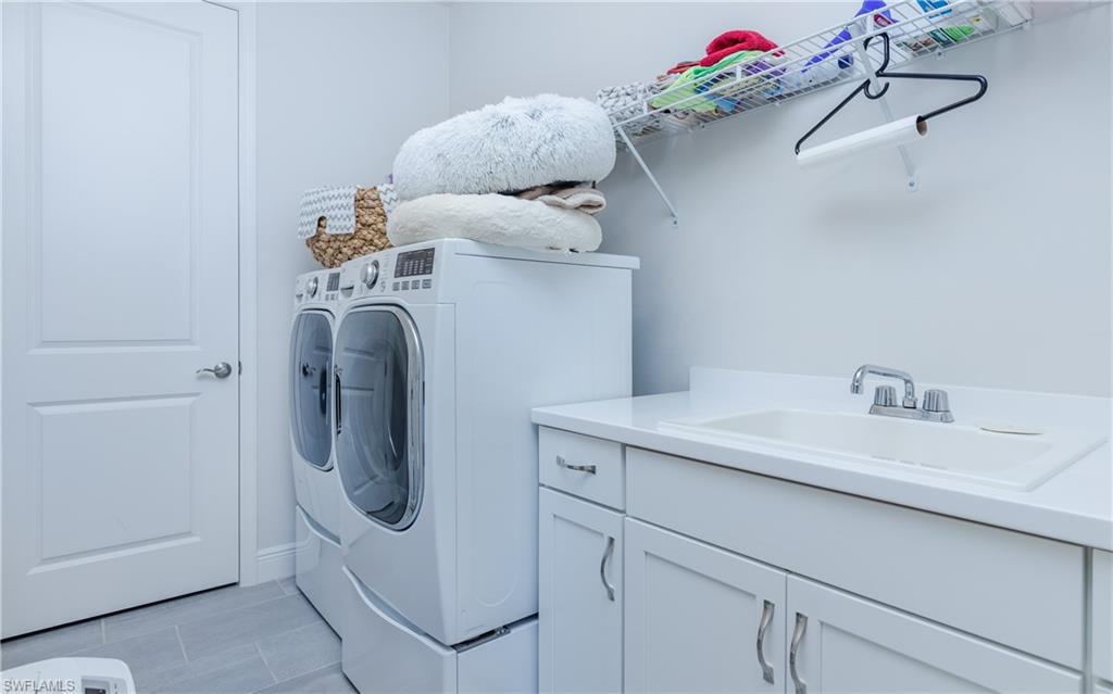 COCONUT COVE - Residential