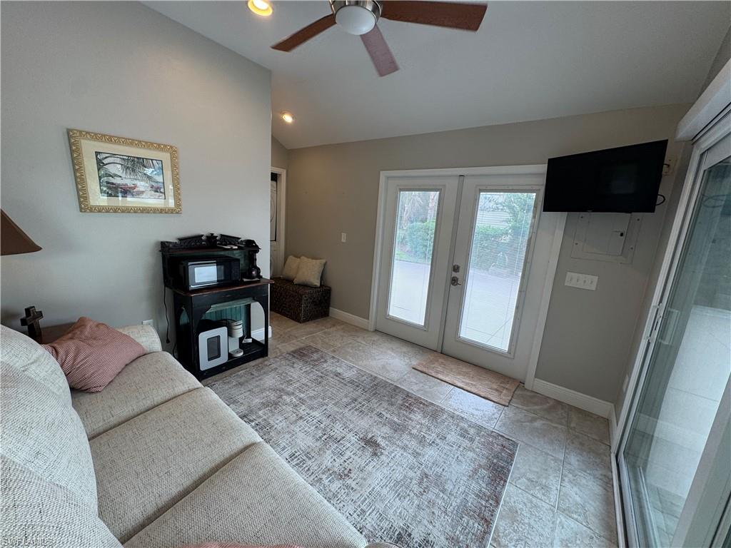 RIVERBEND MOTORCOACH RESORT - Land