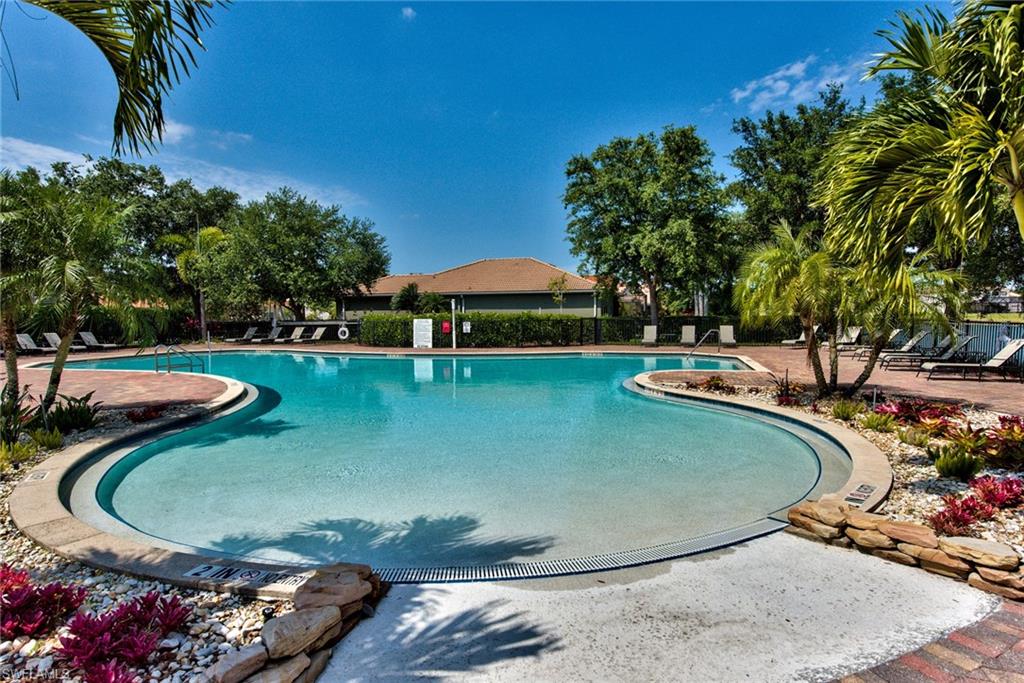 VALENCIA LAKES - Residential Lease