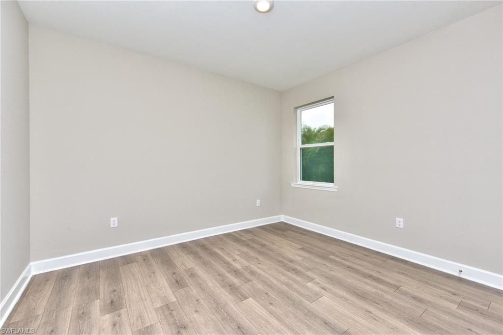 VALENCIA LAKES - Residential Lease