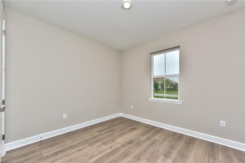 VALENCIA LAKES - Residential Lease