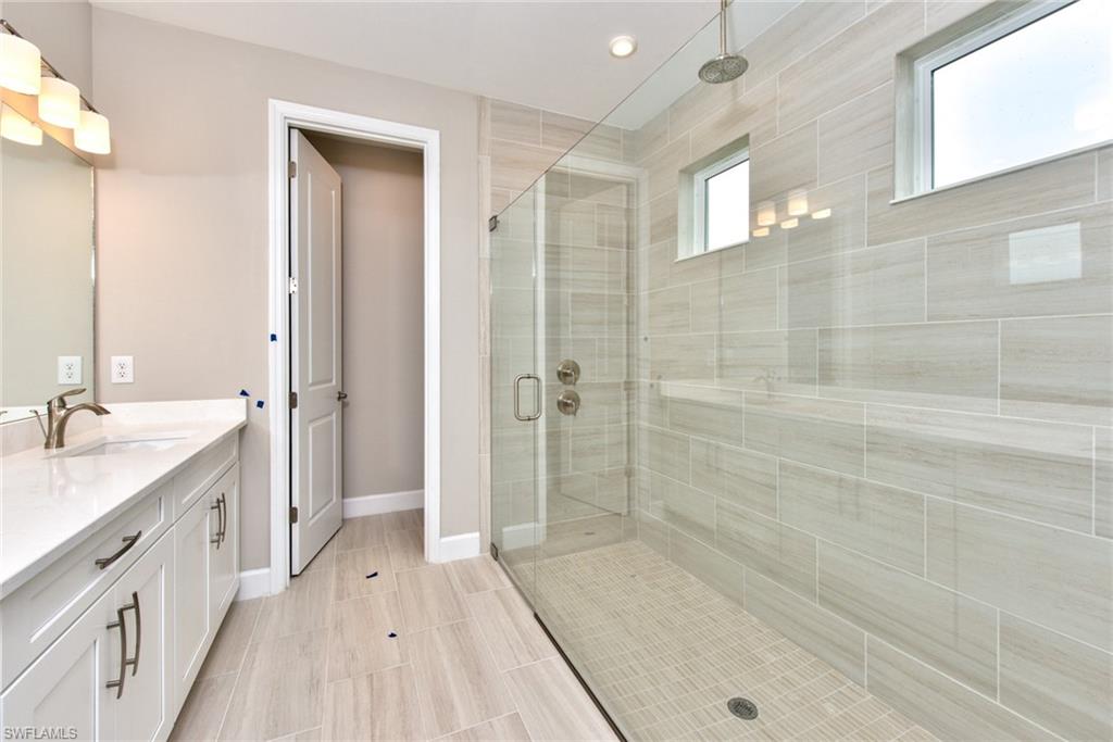 VALENCIA LAKES - Residential Lease