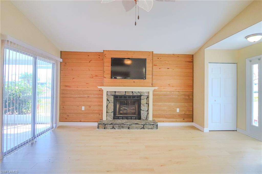 TIMBERWOOD VILLAGE - Residential Lease