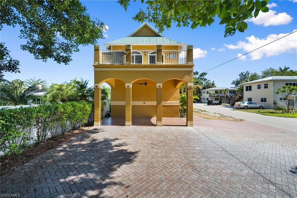 IMPERIAL SHORES - Residential