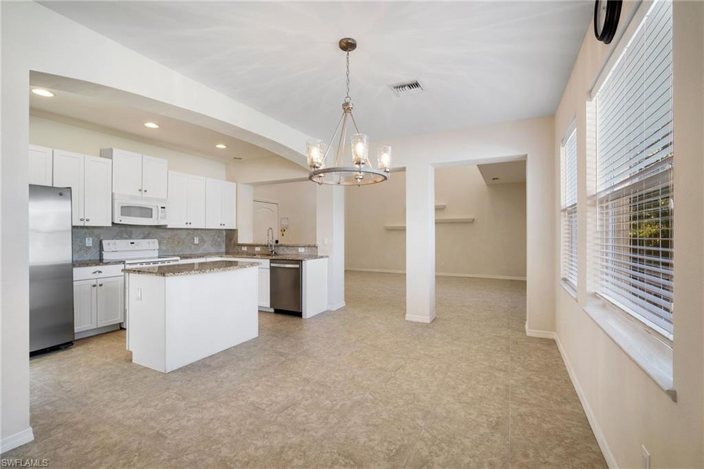 IMPERIAL SHORES - Residential