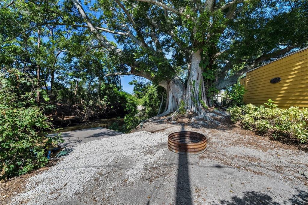 IMPERIAL SHORES - Residential