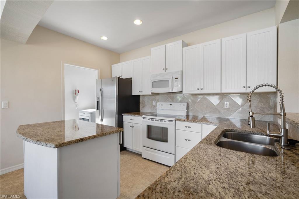 IMPERIAL SHORES - Residential