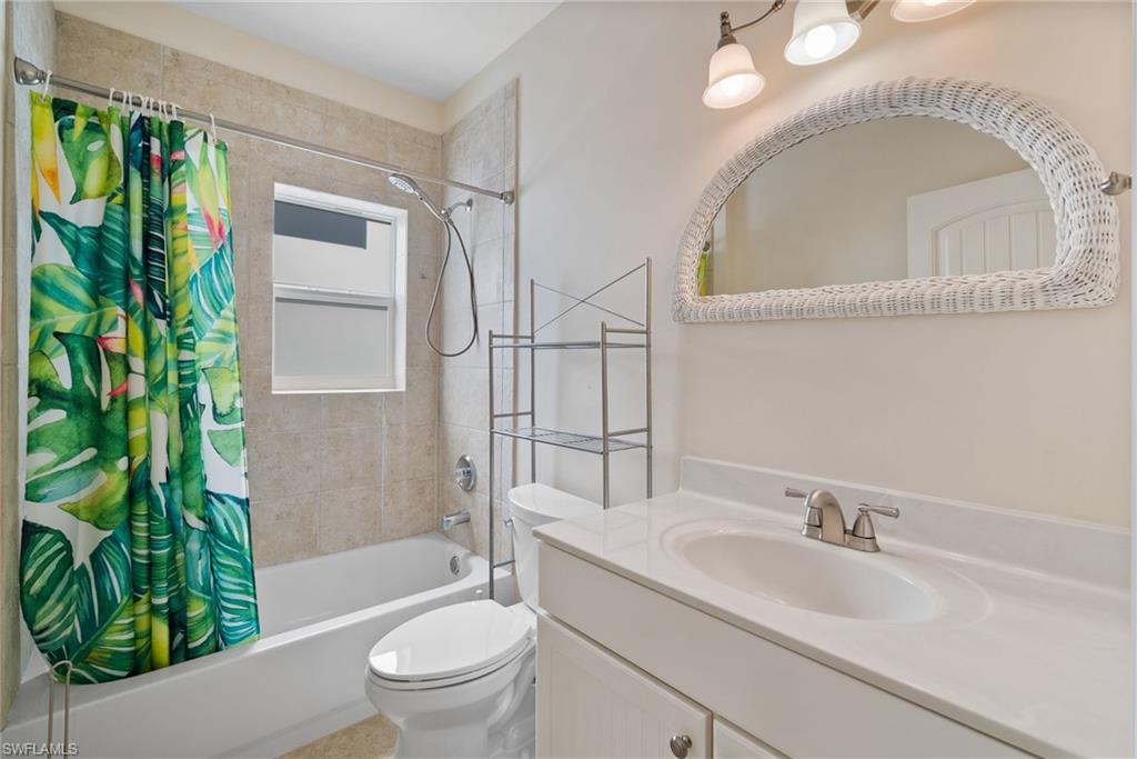 IMPERIAL SHORES - Residential