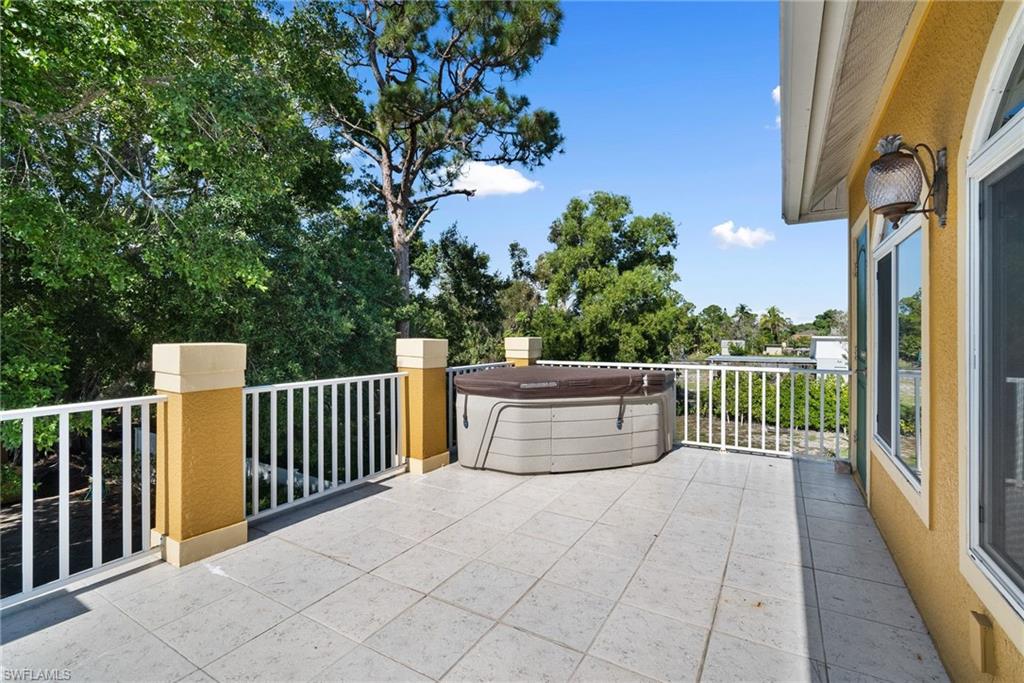 IMPERIAL SHORES - Residential