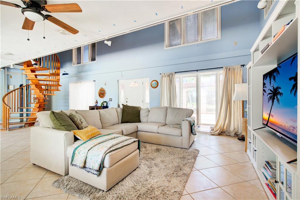 11 Capri BLVD