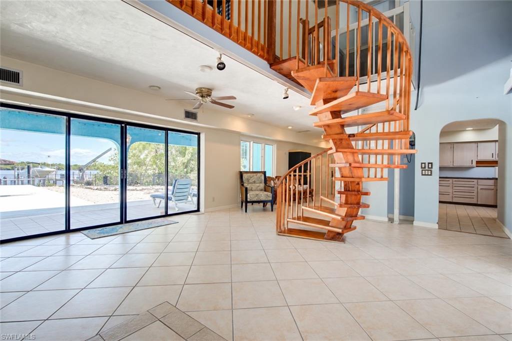 11 Capri BLVD