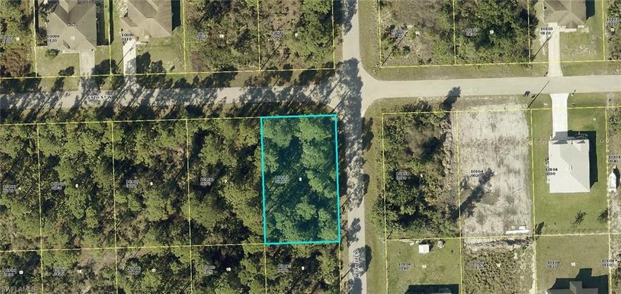 Residential building lot on a nicely paved street. Corner lot in Northwest Lehigh on the corner of Olive and 69th. Excellent location just minutes to I-75 and Ft Myers.