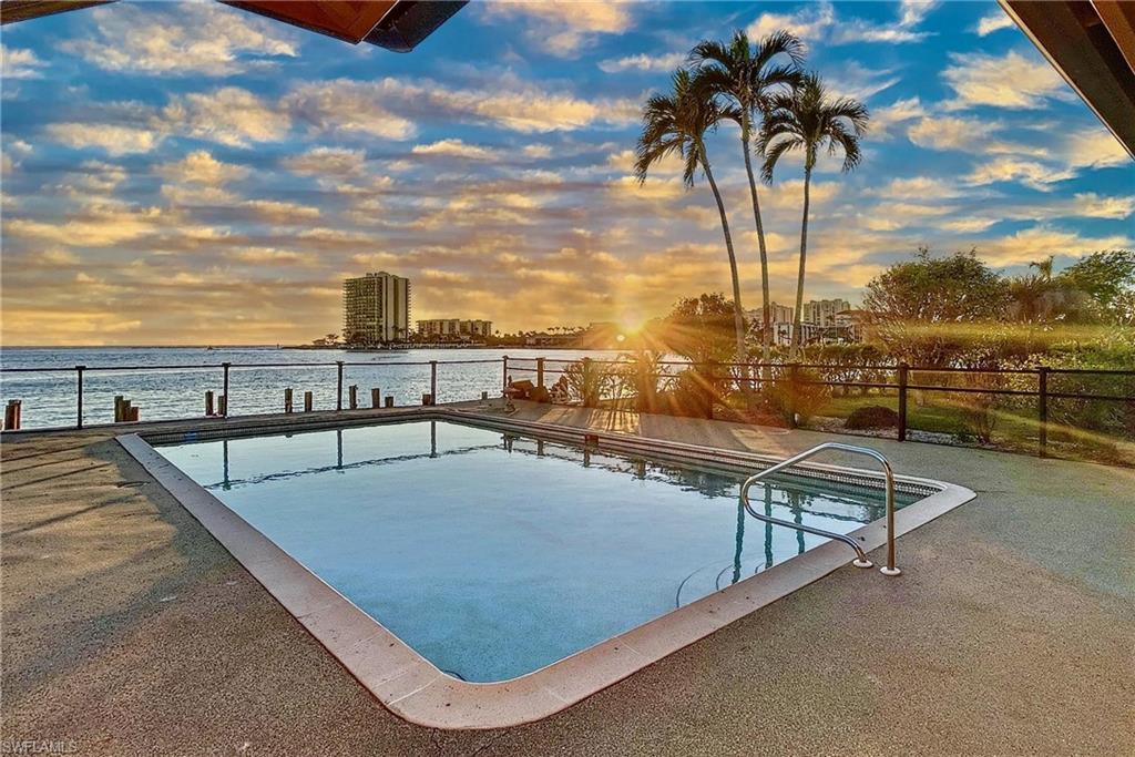 ESTATES - Residential