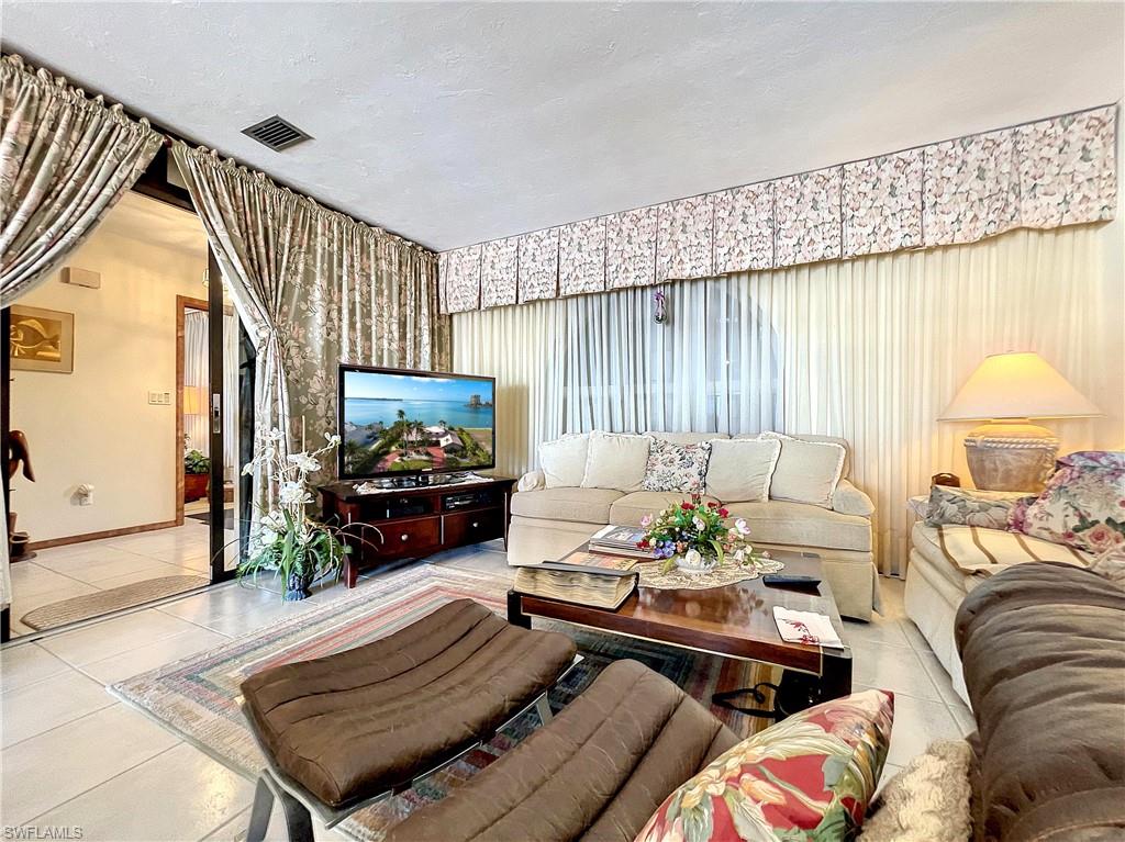 ESTATES - Residential