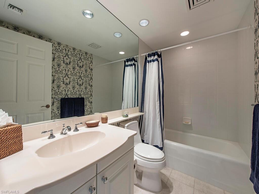 BILTMORE AT BAY COLONY - Residential