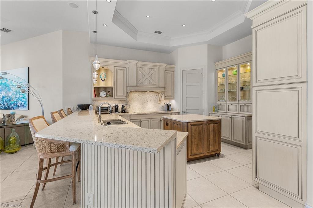 KENSINGTON GARDENS - Residential