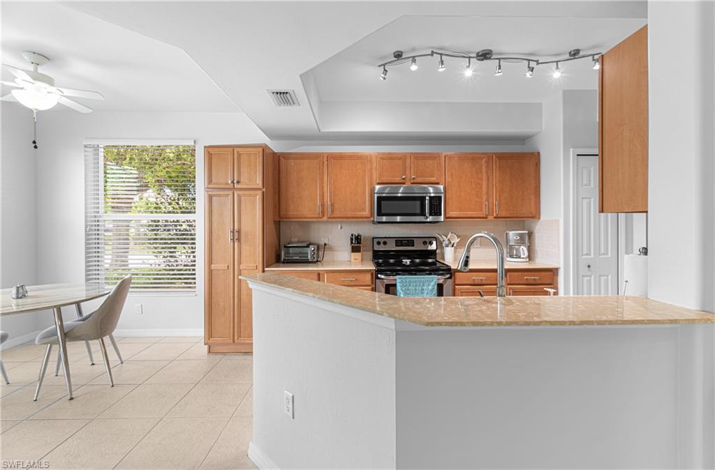 SABAL POINTE - Residential