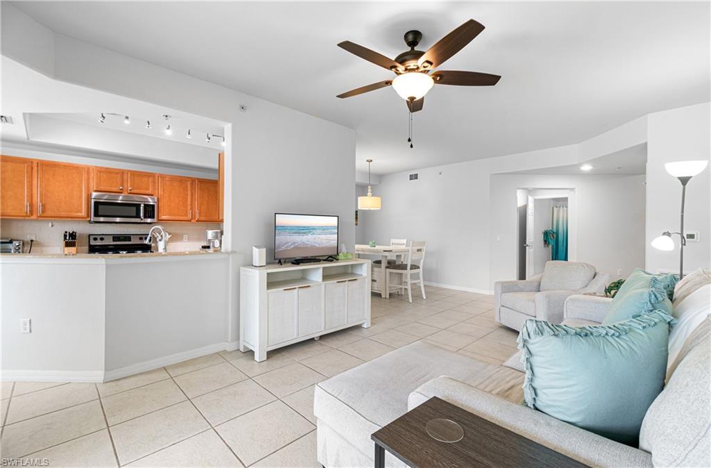 SABAL POINTE - Residential