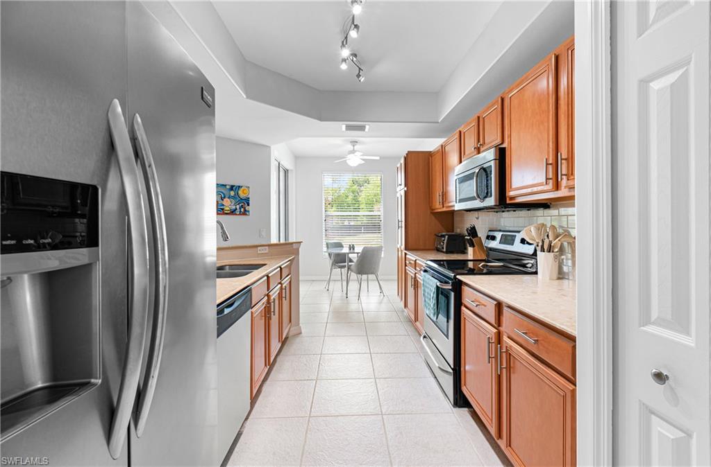 SABAL POINTE - Residential