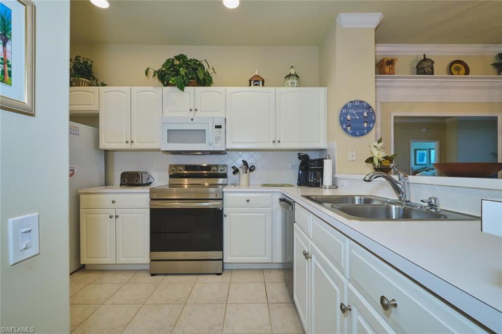 SUTTON WALK - Residential