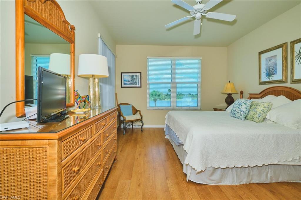 SUTTON WALK - Residential